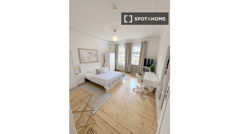Room, Kaiserstraße, Berlin