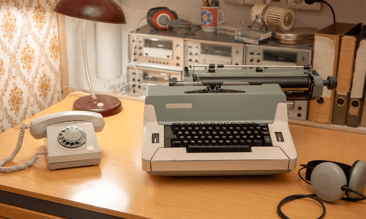 VHS course offers peek into Stasi spies' document archive