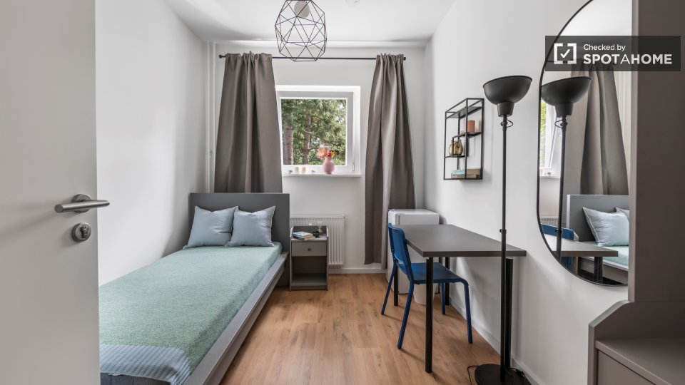 Room, Rübelandstraße, Berlin