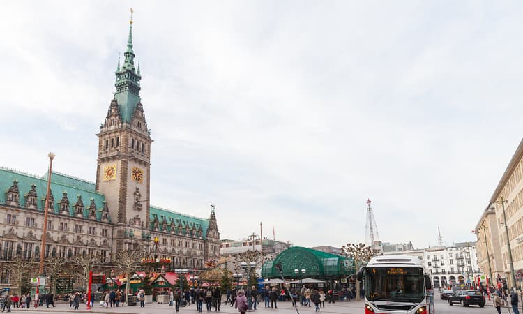 Hamburg calls for social media sites to label enhanced photos