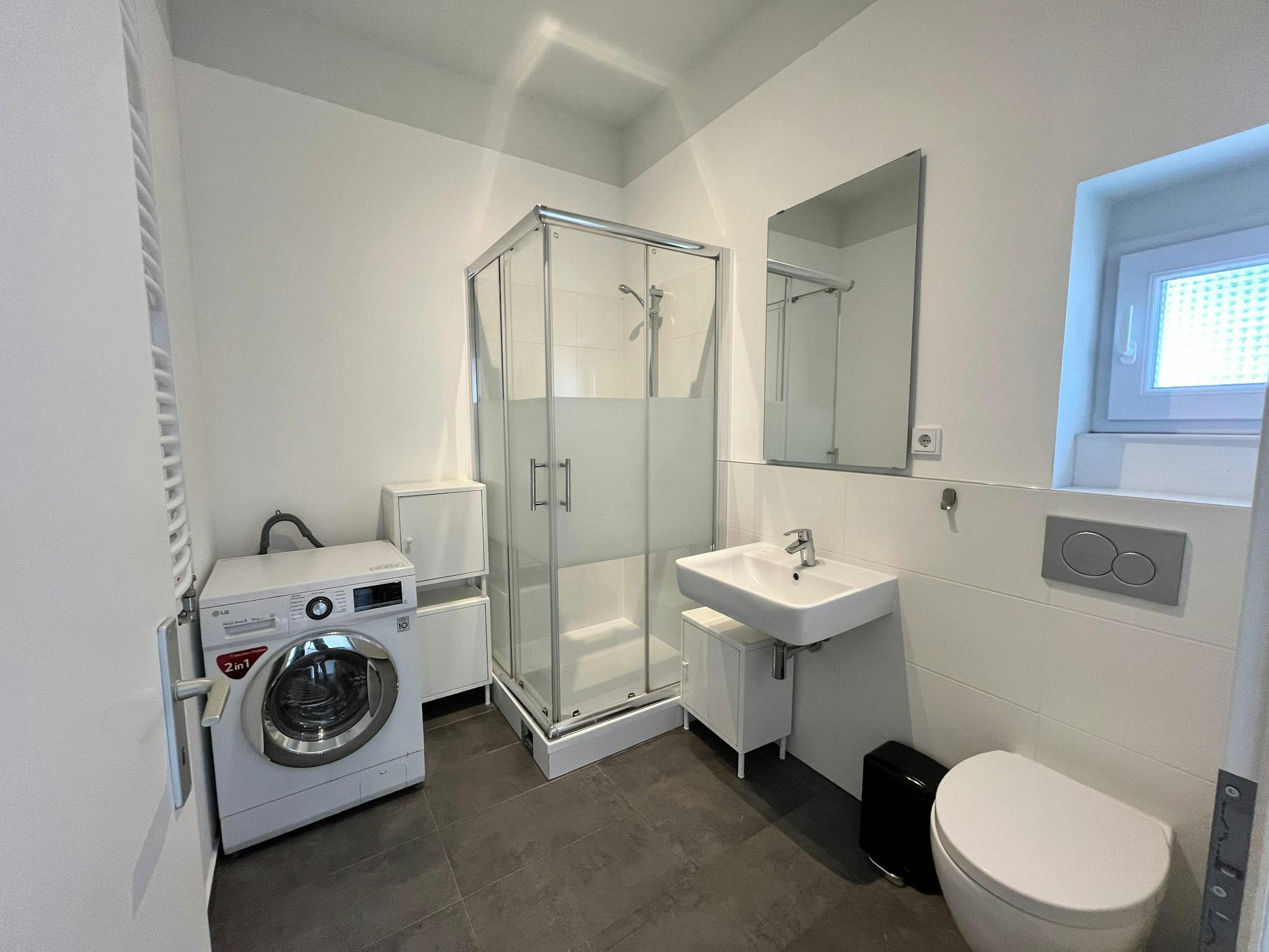 Apartment, Saalburgallee, Frankfurt