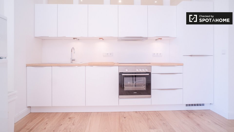 Room, Schulstraße, Berlin