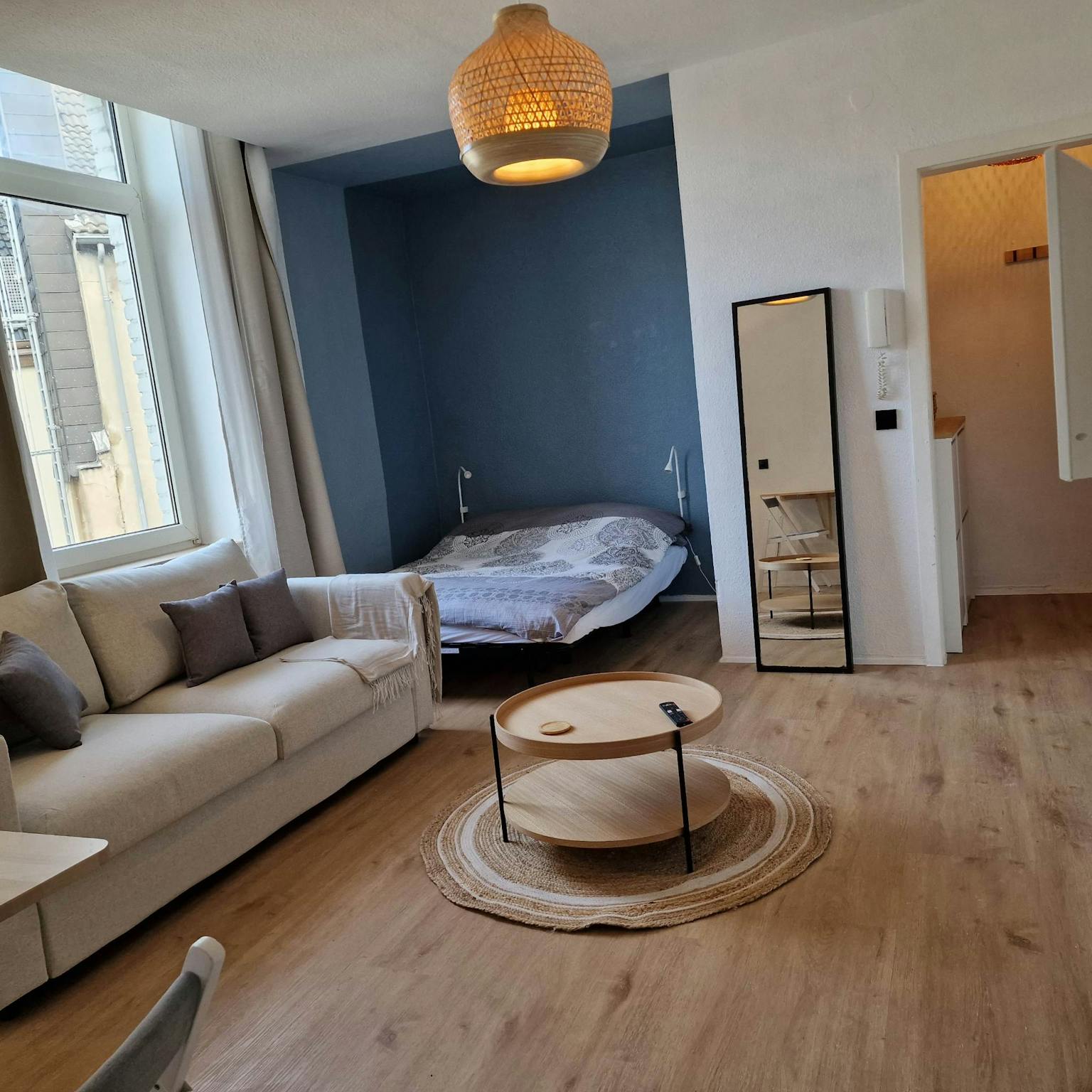 Apartment, Ellerstraße, Dusseldorf