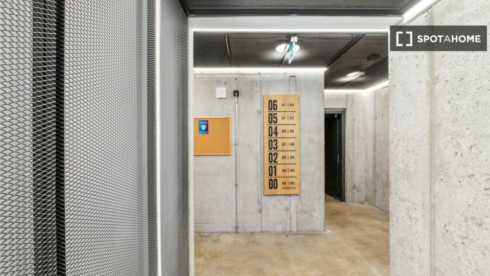 Room, MüllerstraßeA, Berlin