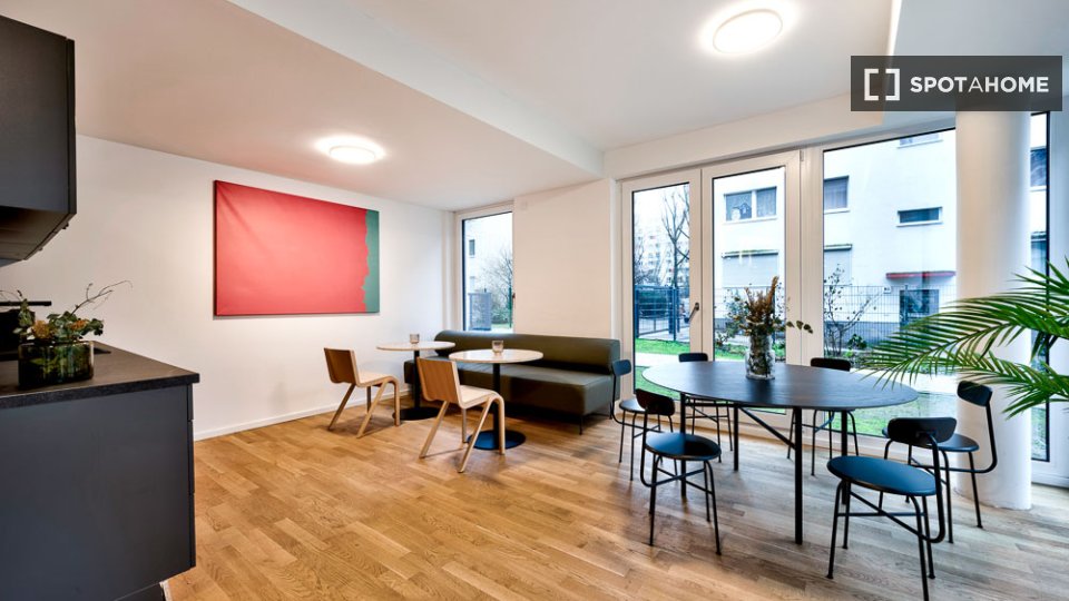 Room, SchmidstraßeF-K, Berlin