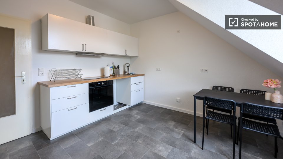 Room, Buckower Damm, Berlin