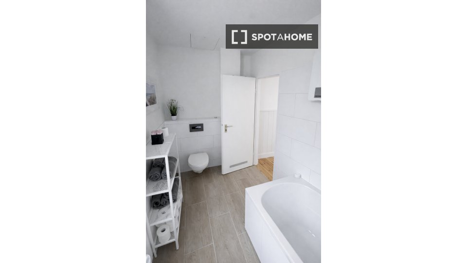 Room, Kaiserstraße, Berlin