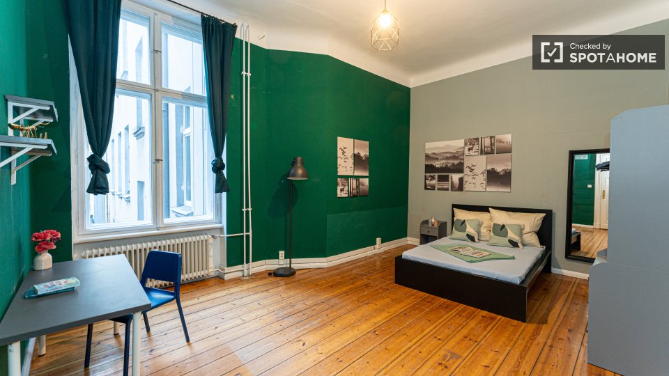 Room, Kantstraße, Berlin