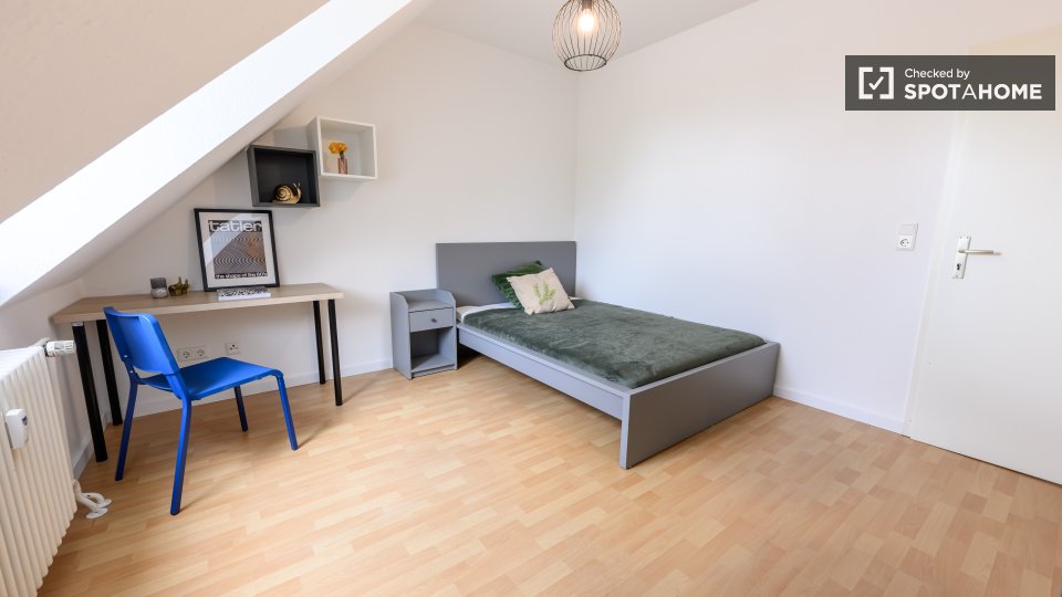 Room, Buckower Damm, Berlin