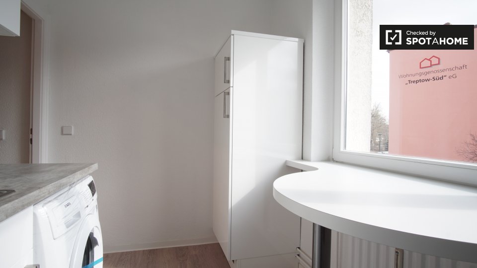 Room, Neltestraße, Berlin