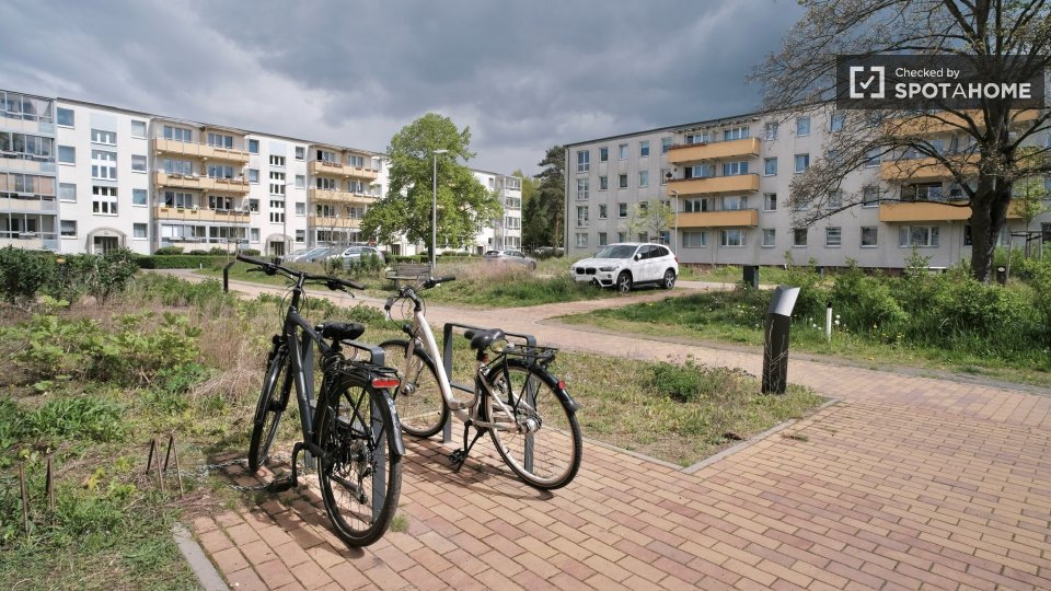 Room, Neltestraße, Berlin