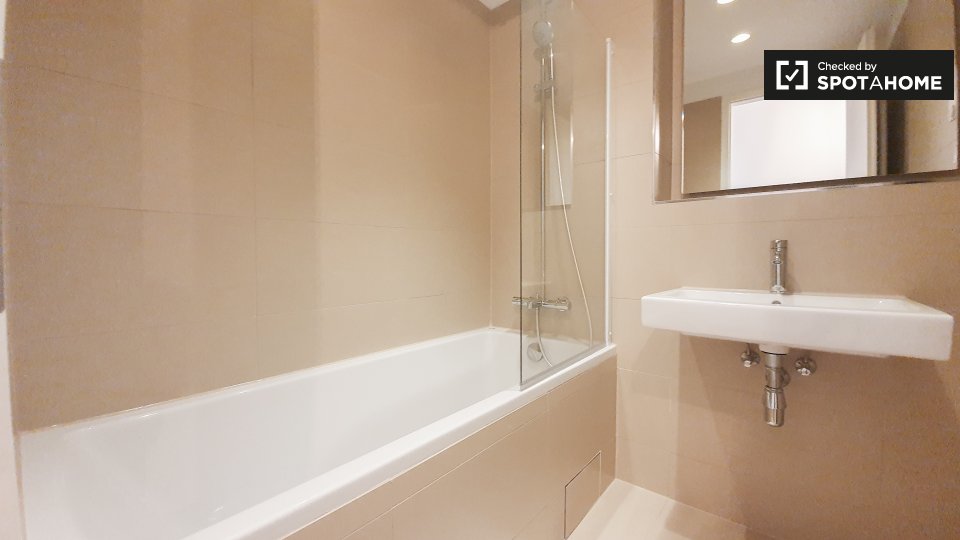 Room, Nazarethkirchstraße, Berlin