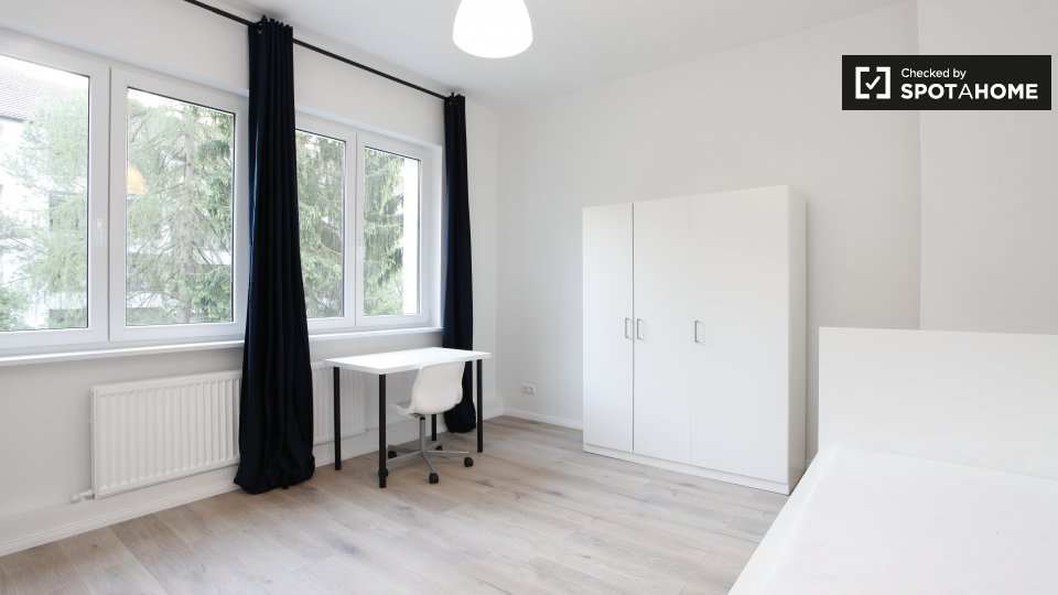 Room, Treseburger UferC, Berlin