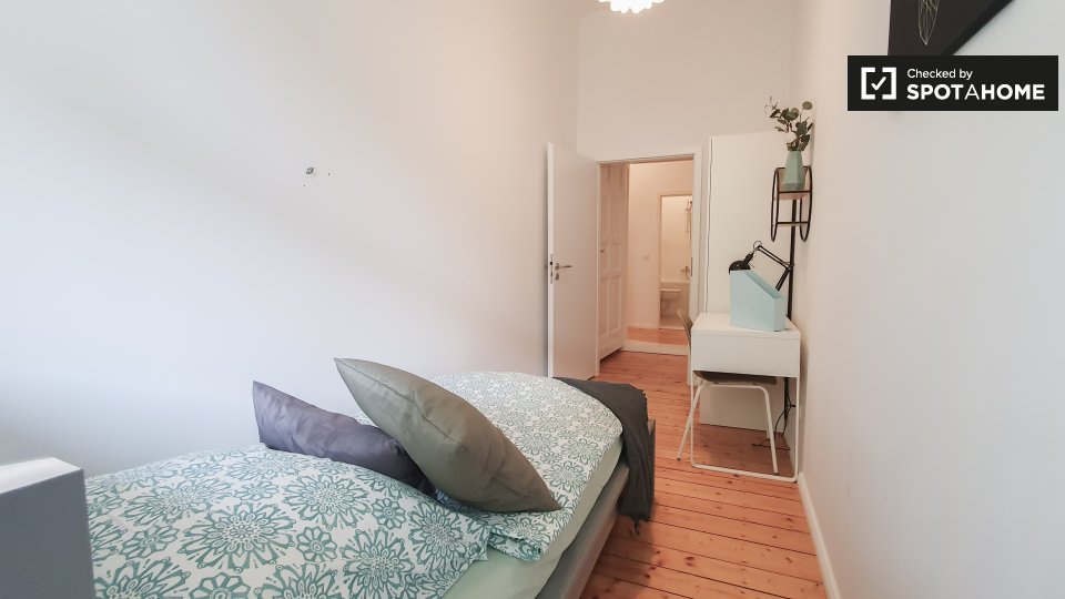 Room, MüllerstraßeA, Berlin