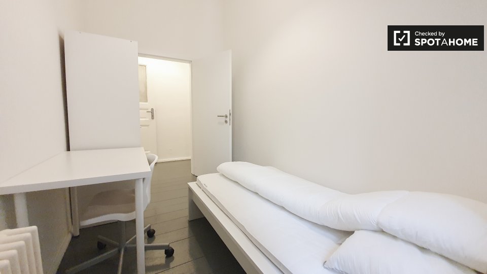Room, Kottbusser Damm-30, Berlin