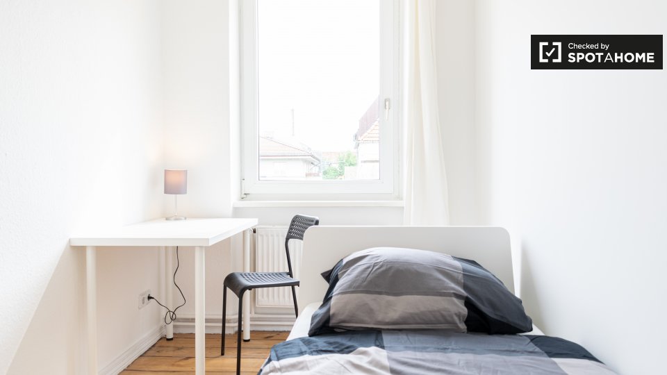 Room, Plönzeile, Berlin