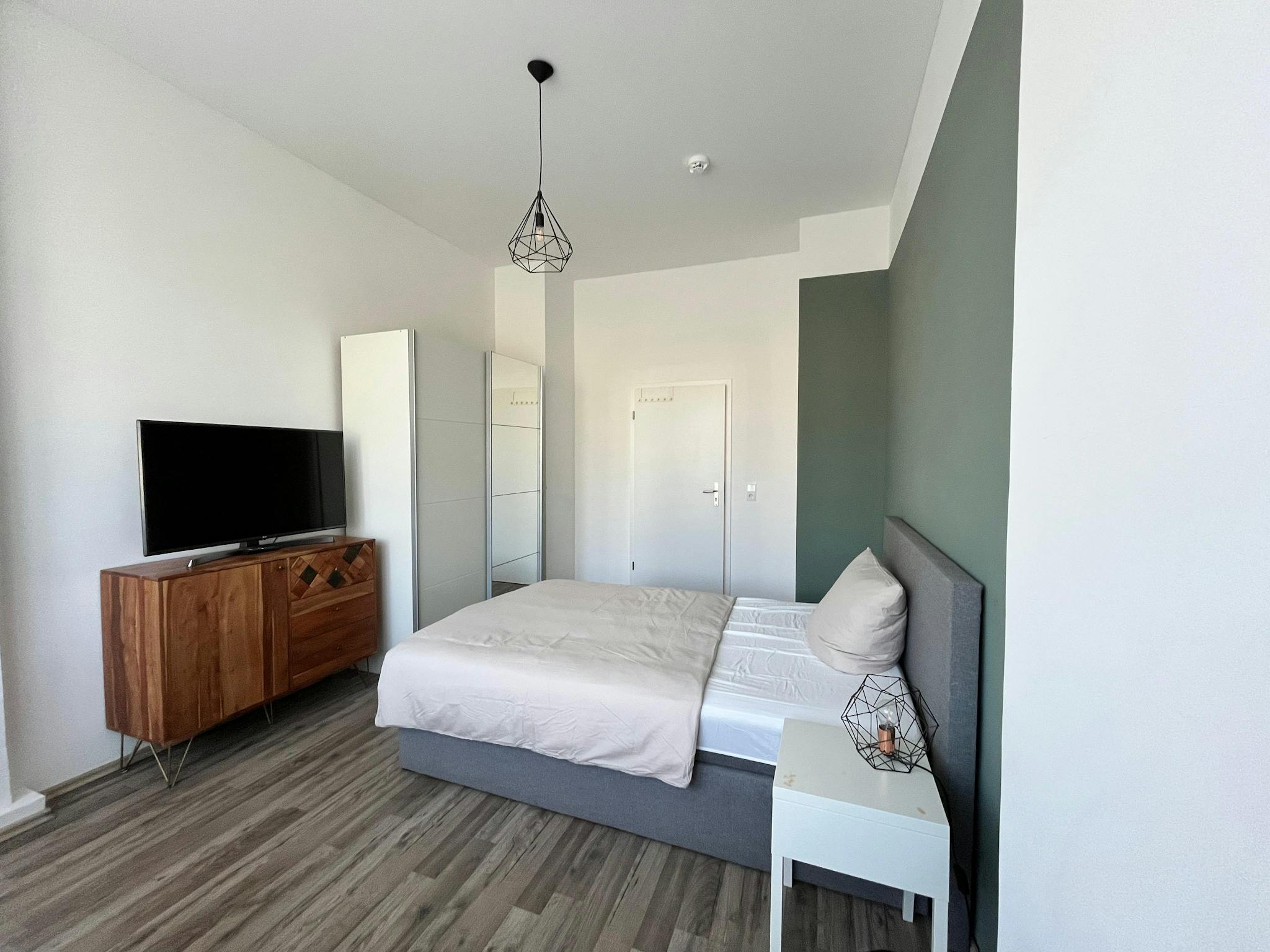 Apartment, Saalburgallee, Frankfurt