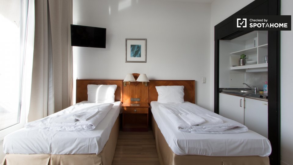 Apartment, Osnabrücker Str., Berlin
