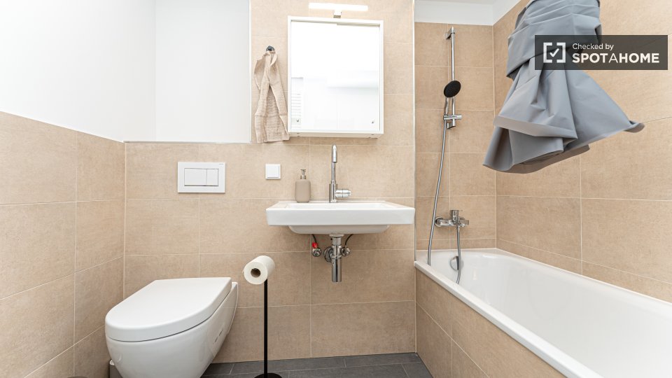 Room, Richardstraße, Berlin