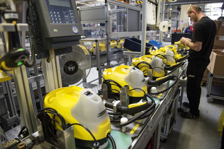 Refugees assimilate quicker into German workforce than predicted