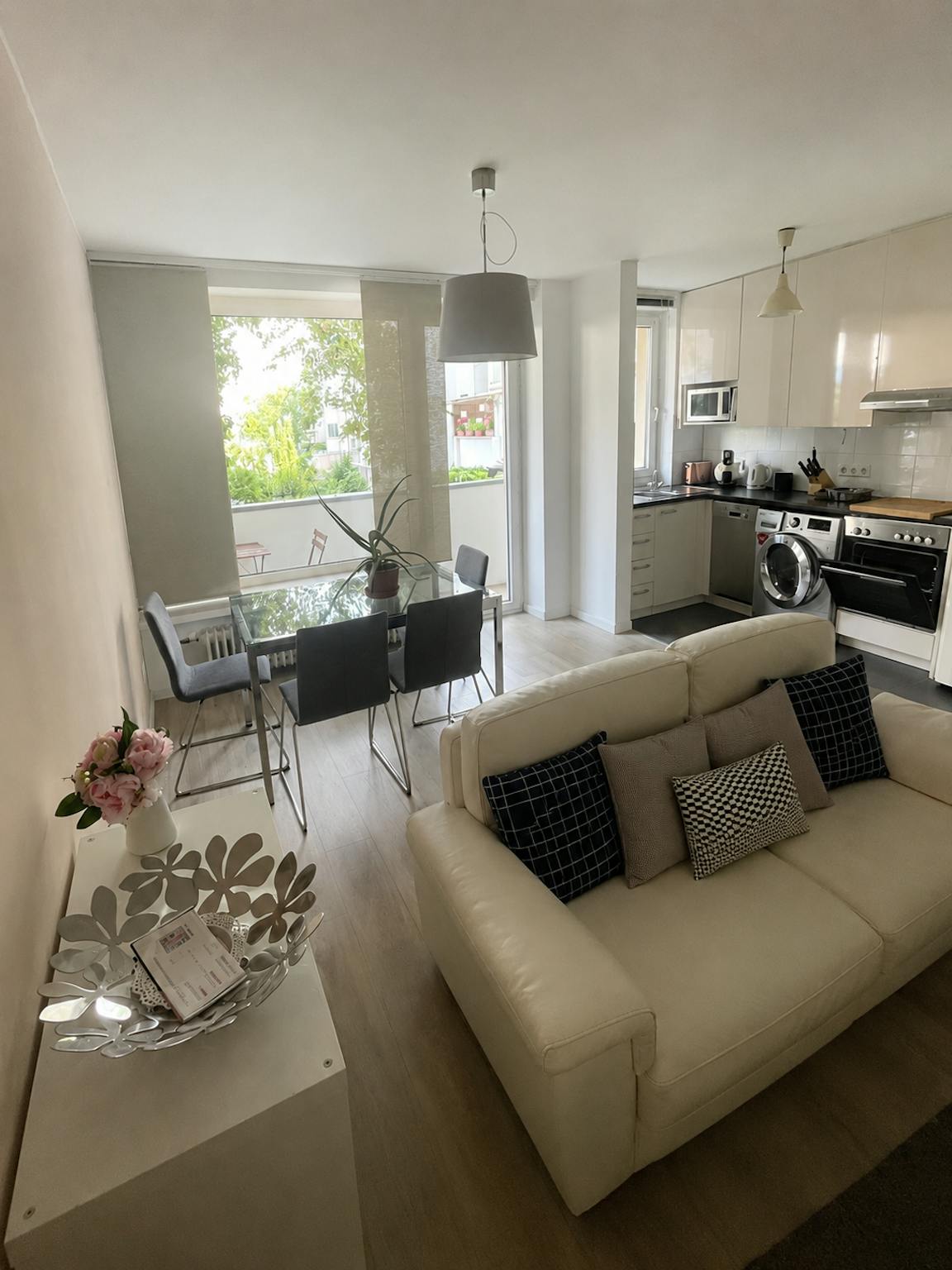 Apartment, Florastraße, Dusseldorf