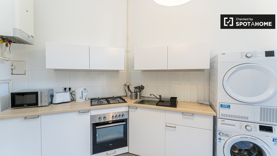 Room, Kaiser-Friedrich-Straße-50, Berlin