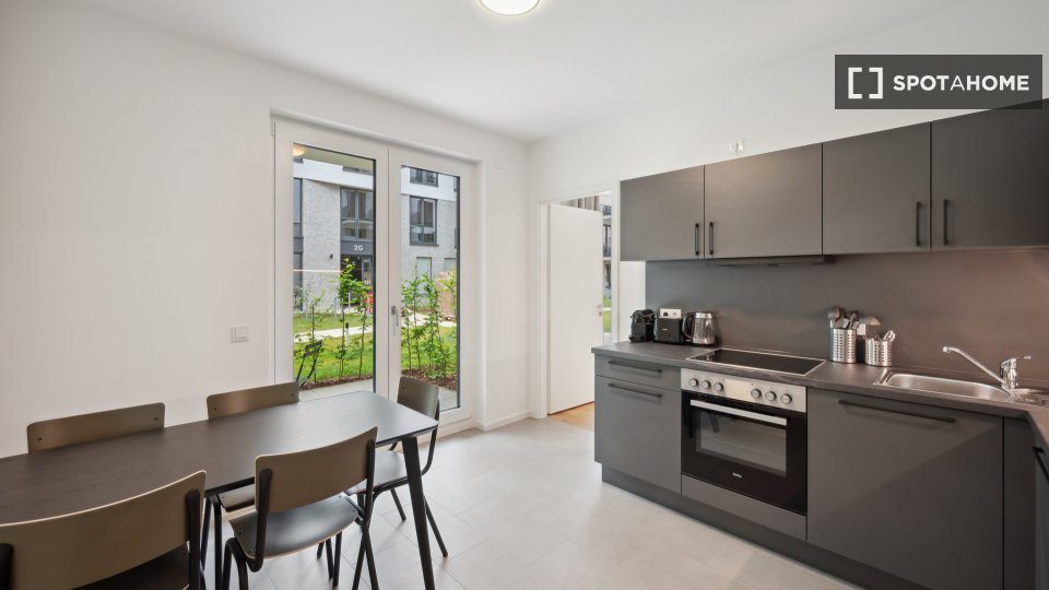 Room, SchmidstraßeF-K, Berlin