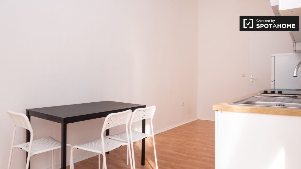 Room, Mehringdamm, Berlin