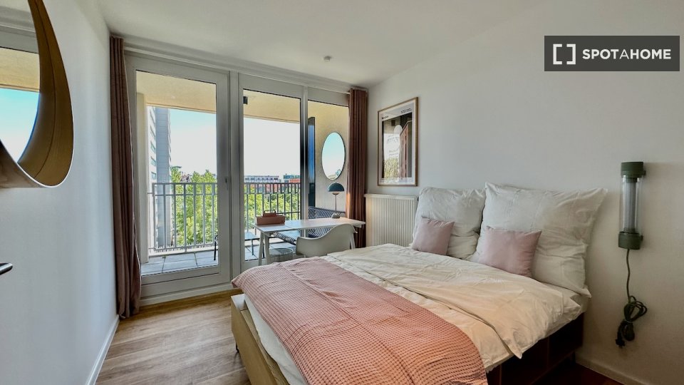 Room, Fischerinsel, Berlin