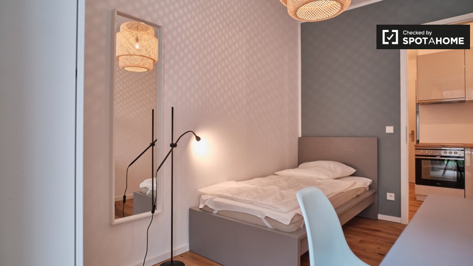 Room, Nazarethkirchstraße, Berlin