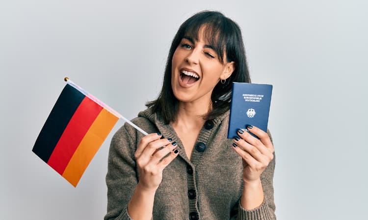 [Video] Would Germans pass the German citizenship test?