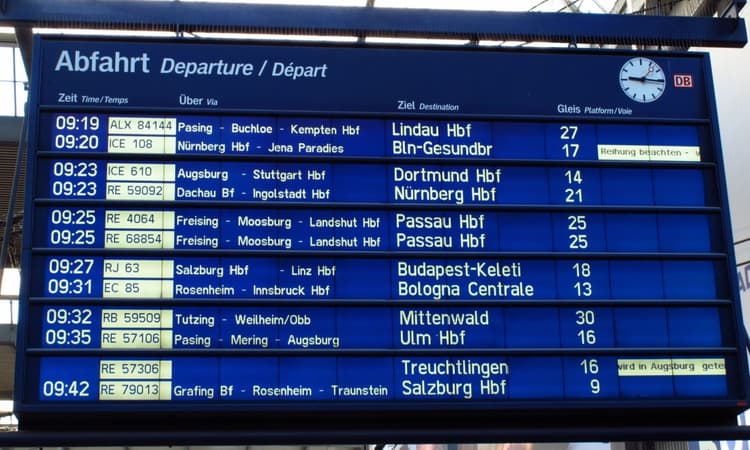 Deutsche Bahn has "lost control" of timetables, report claims