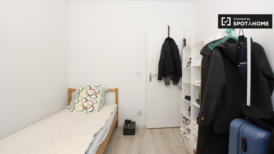 Room, KoloniestraßeA, Berlin