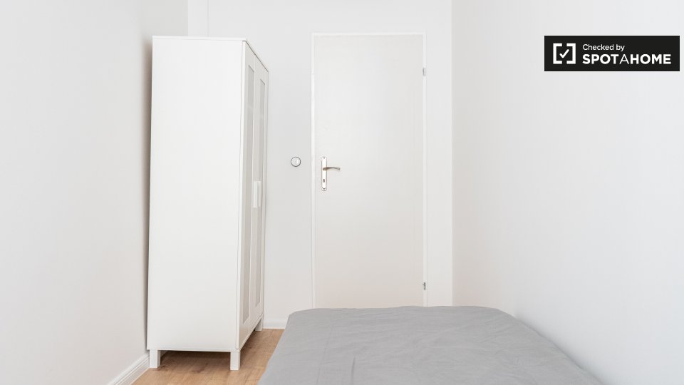 Room, Wilsnacker Str., 10559 Berlin, Germany, Berlin