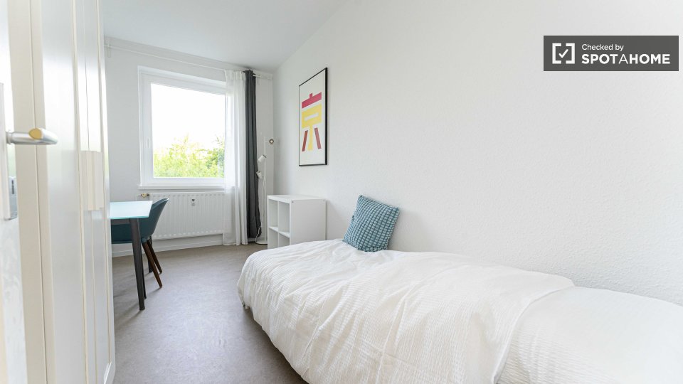 Room, Neltestraße, Berlin