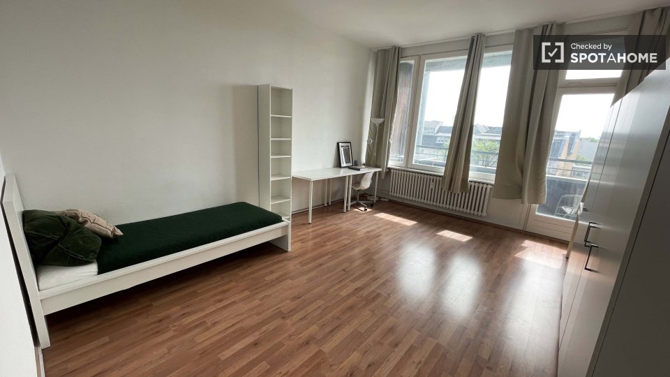 Room, Bismarckstraße, Berlin