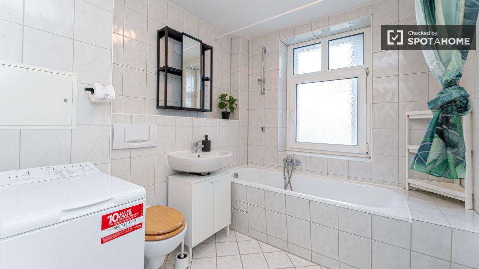 Room, Hackenbergstraße, Berlin