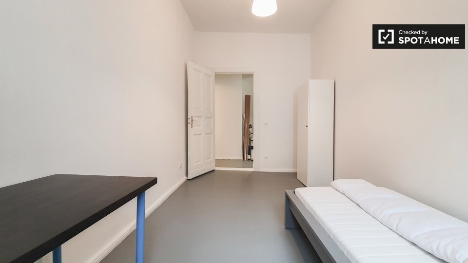 Room, Kottbusser Damm-30, Berlin