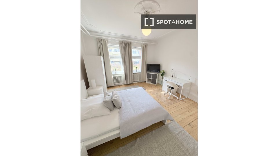 Room, Kaiserstraße, Berlin