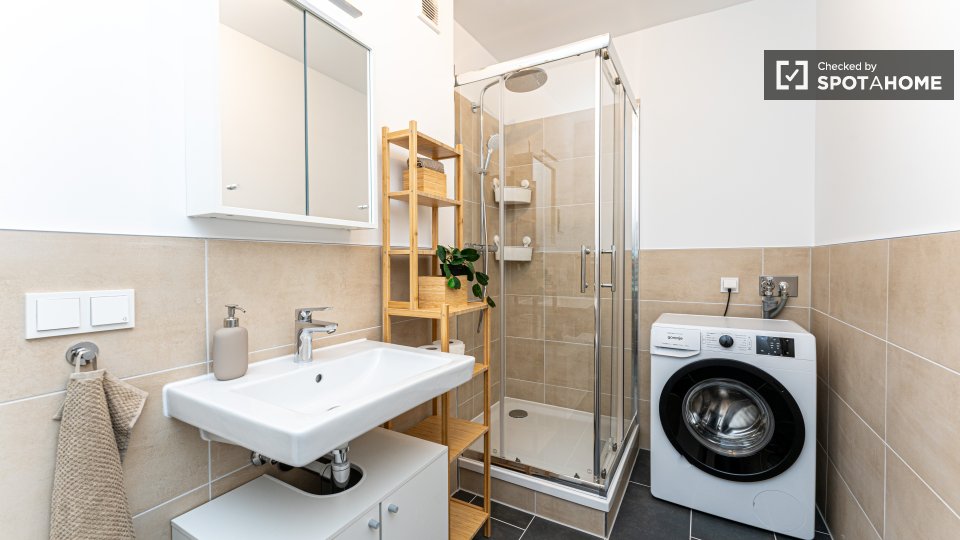 Room, Müllerstraße, Berlin