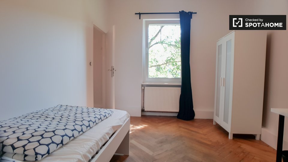 Room, Treskowallee, Berlin
