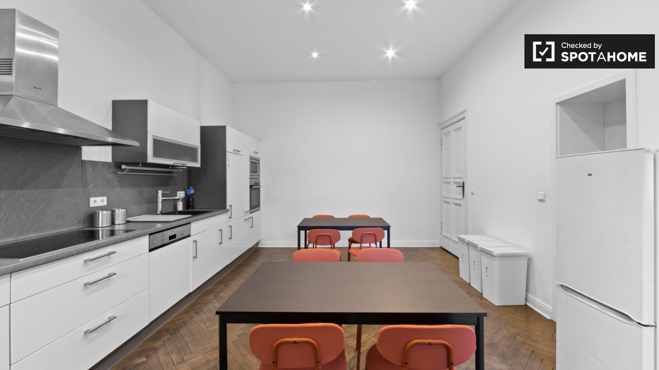 Room, Uhlandstraße, Berlin