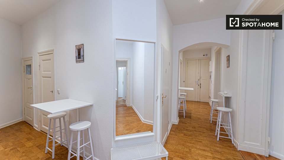 Room, Kaiser-Friedrich-Straße-50, Berlin
