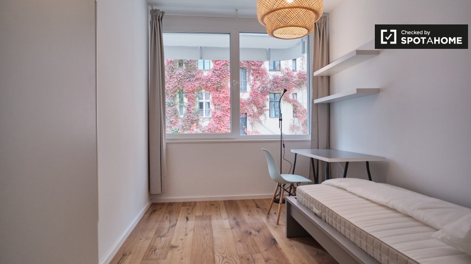 Room, Nazarethkirchstraße, Berlin