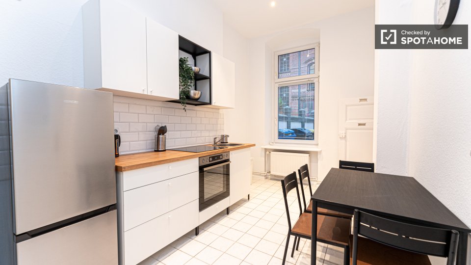 Room, Prinzenallee, Berlin