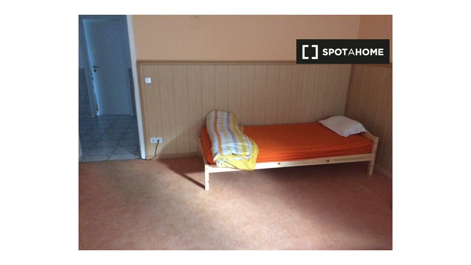 Room, Seegefelder Weg, 13591 Berlin, Germany, Berlin