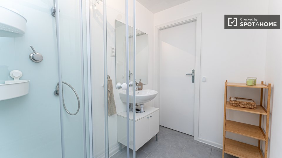 Room, Stromstraße, Berlin