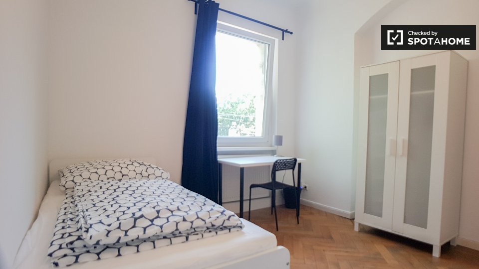 Room, Treskowallee, Berlin