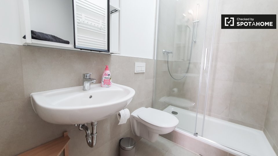 Room, Brückenstraße, Berlin