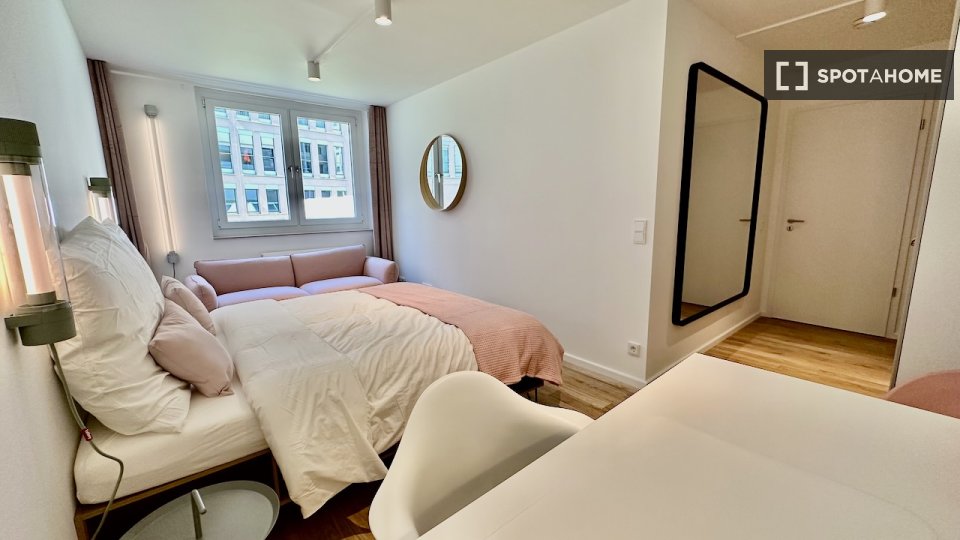 Room, Fischerinsel, Berlin